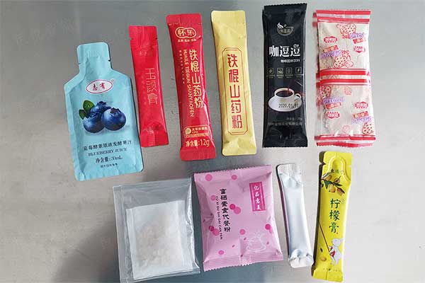 全自動(dòng)豆?jié){粉包裝機(jī)可實(shí)現(xiàn)背封長(zhǎng)條袋型，三邊封、圓角袋型等精美包裝